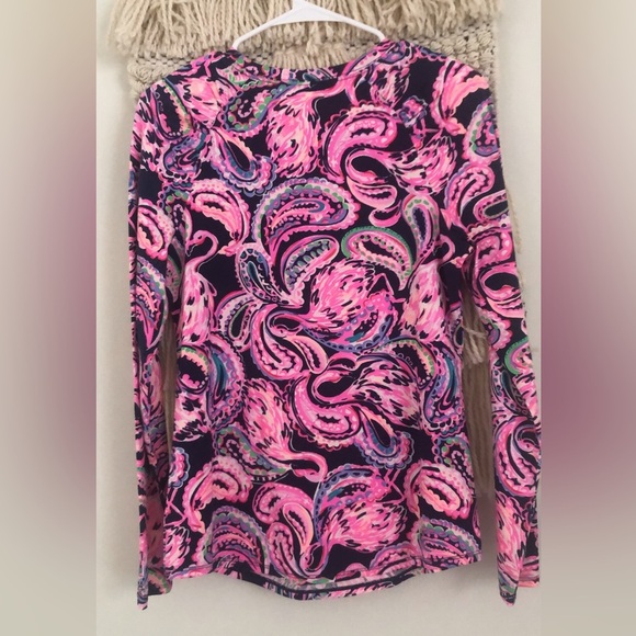 NWOT Lilly Pulitzer Luxletic Lizbeth Long Sleeve Tee in Flock to the Top - Picture 4 of 4